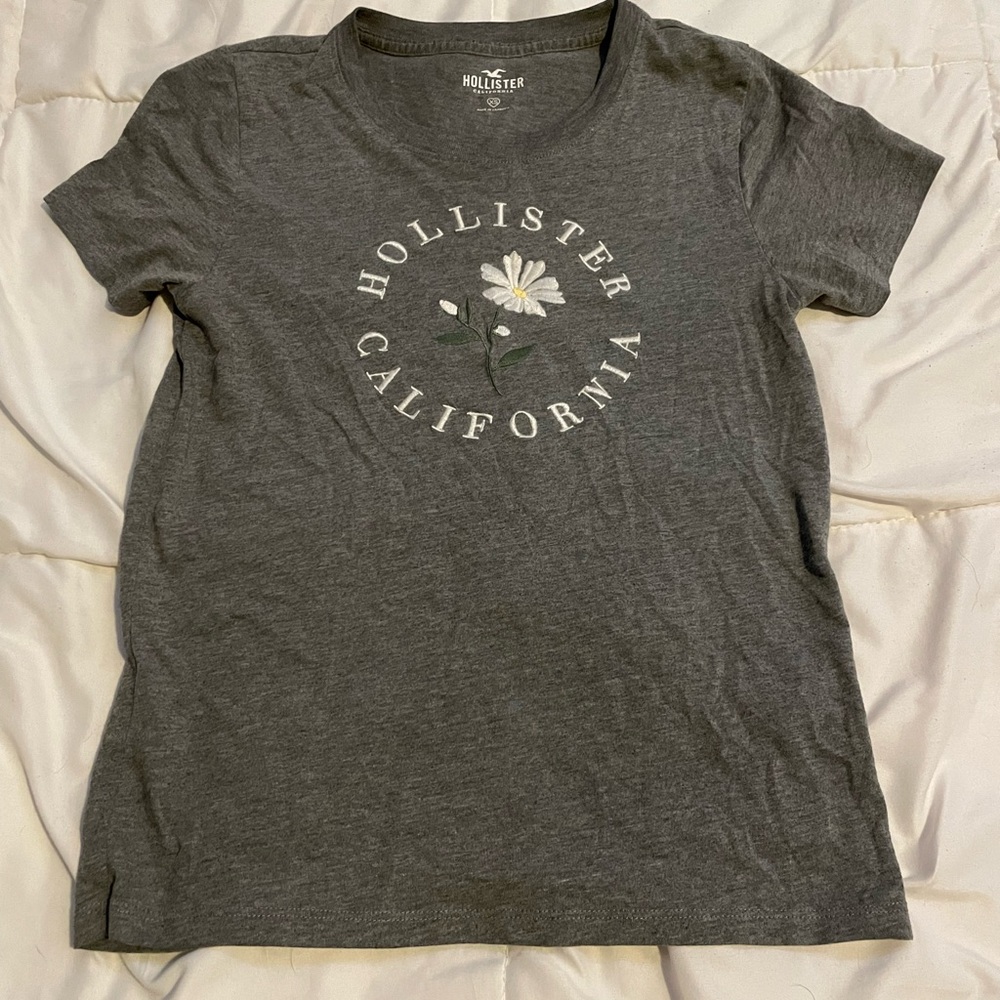 Hollister tshirt